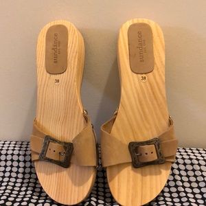 Wood and leather sandals